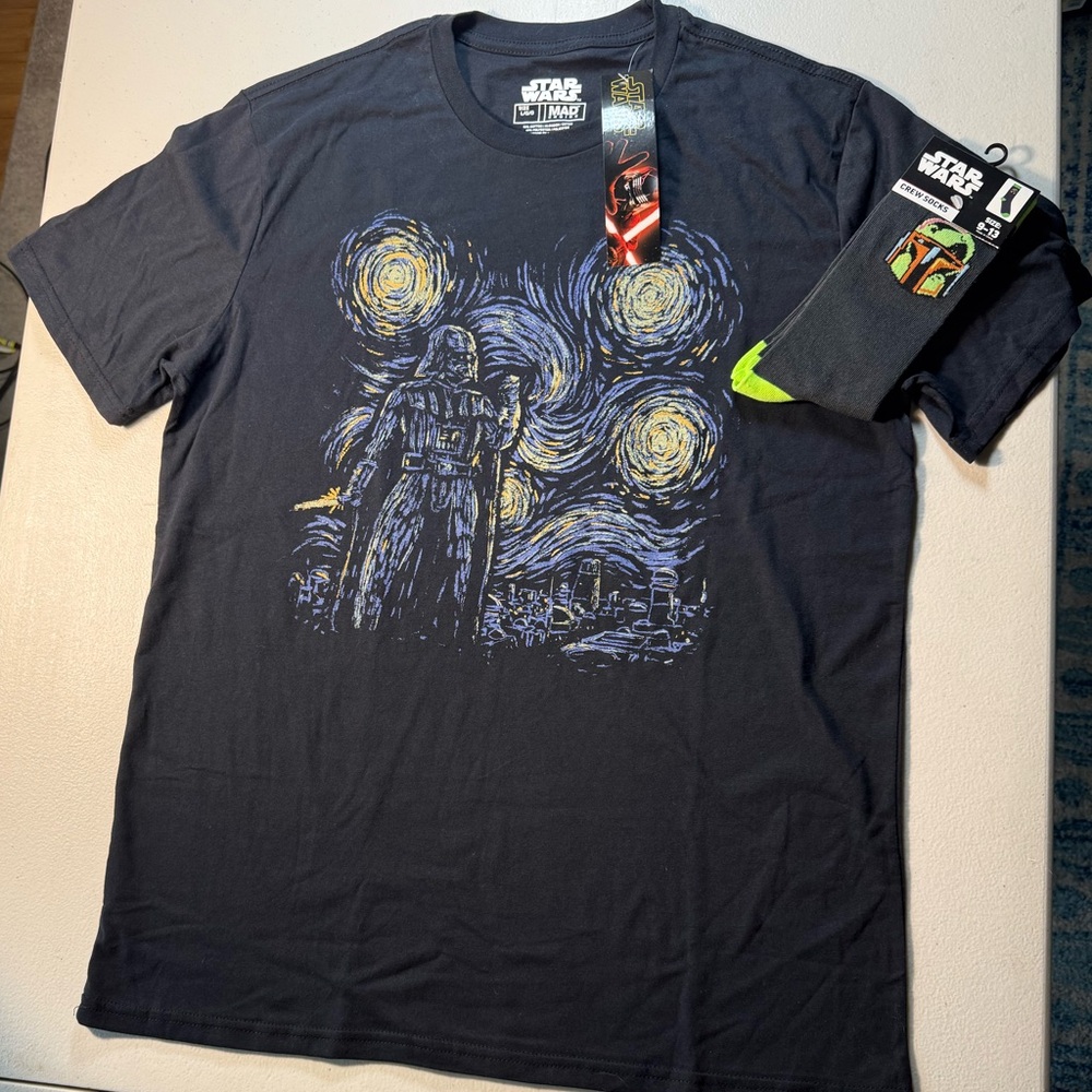 Star Wars Disney Men's Large Darth Vader Van Gogh Style T-Shirt & Socks Set NWT - Picture 2 of 10